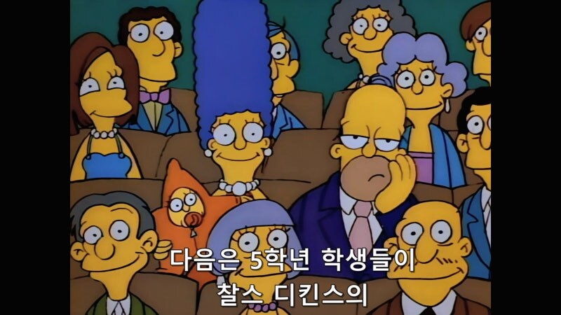 아들이 목을 붙잡혀서 끌려나가는데 별 관심이 없는 아버지_15.jpg
