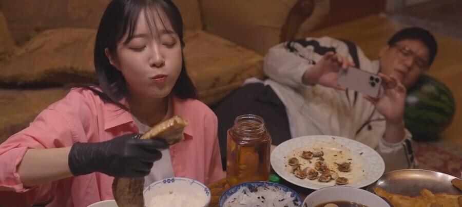 쯔양 vs 할머니_3.jpg