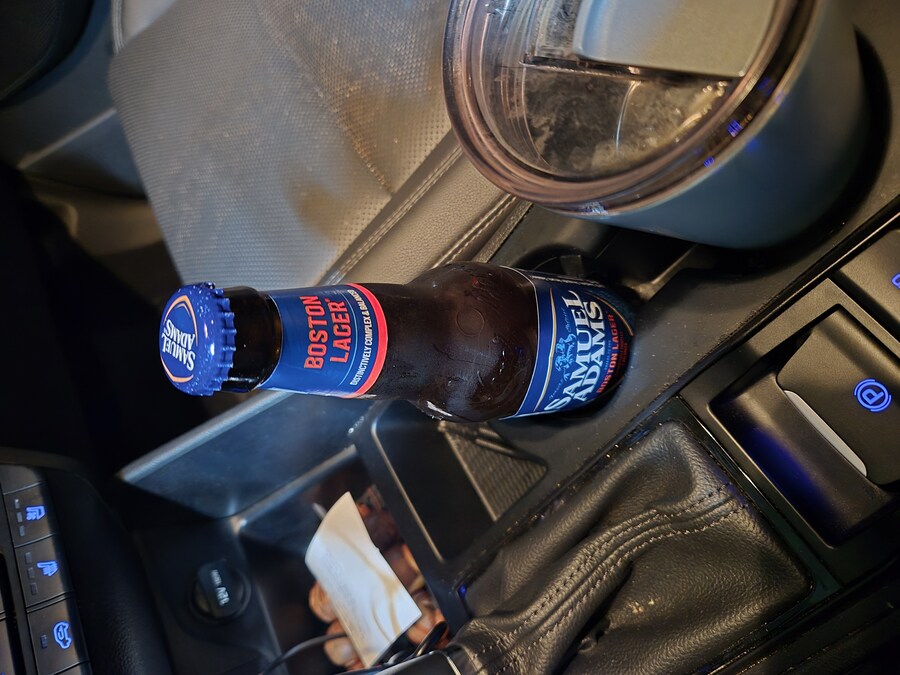 가장 불경한 맥주 운반법_1.jpg