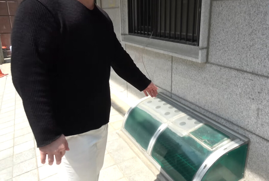 반지하를 넘어선 하수구 밑의 집 ㅋㅋㅋㅋㅋㅋㅋㅋ_1.jpg