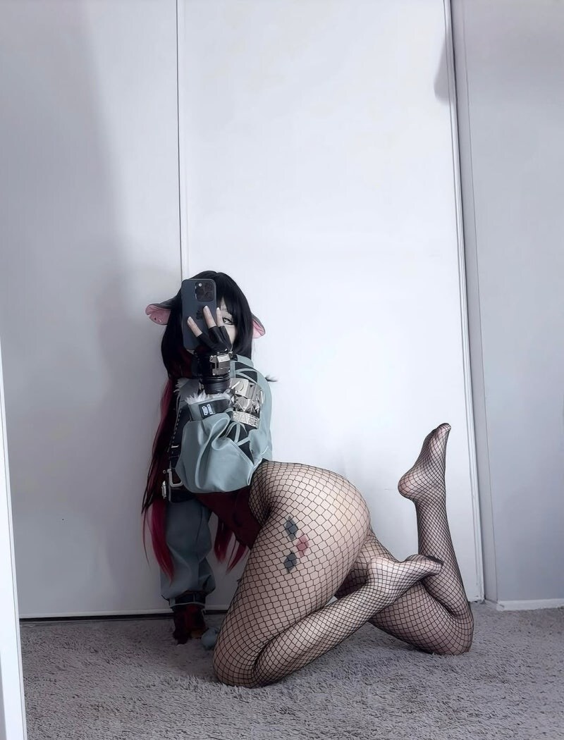 허벅지가 두꺼운 코스어_3.jpg