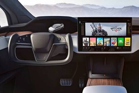 테슬라 요크 핸들 진짜였구나_2.jpg