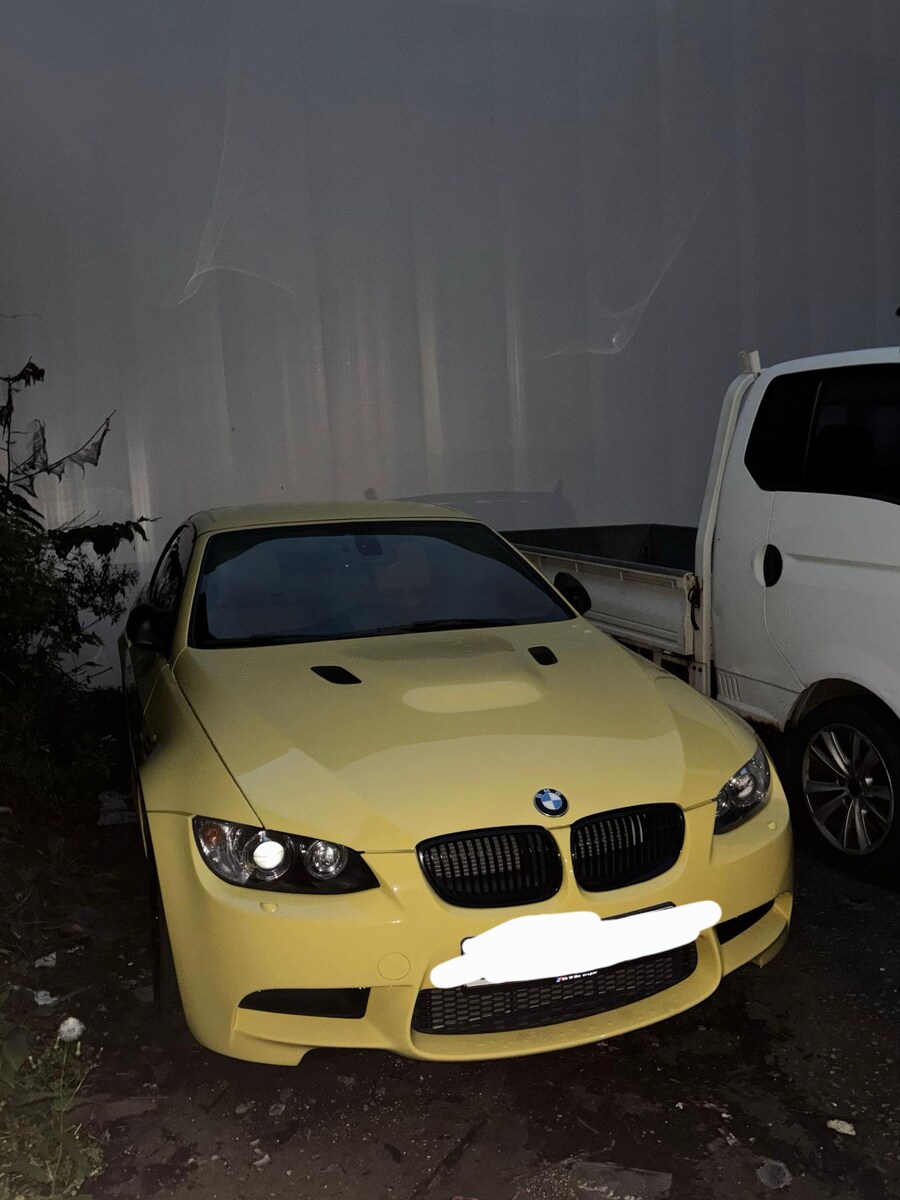 방치된 슈퍼카들_1.jpg