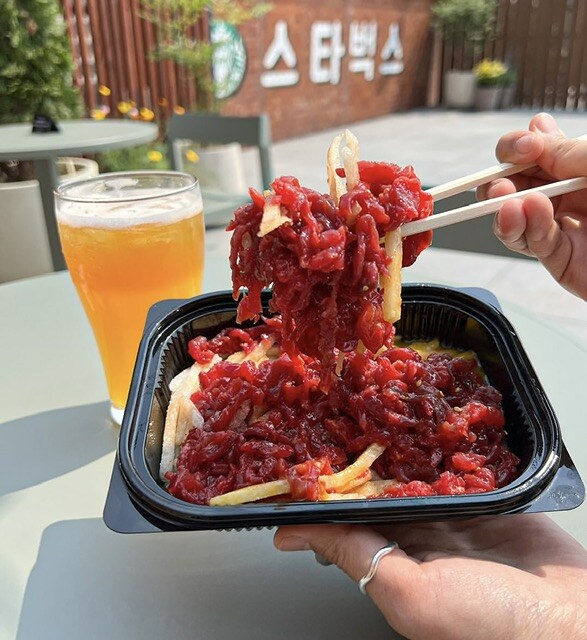 스벅 외부음식 금지가 대충 납득되는 이유.jpg_3.jpg