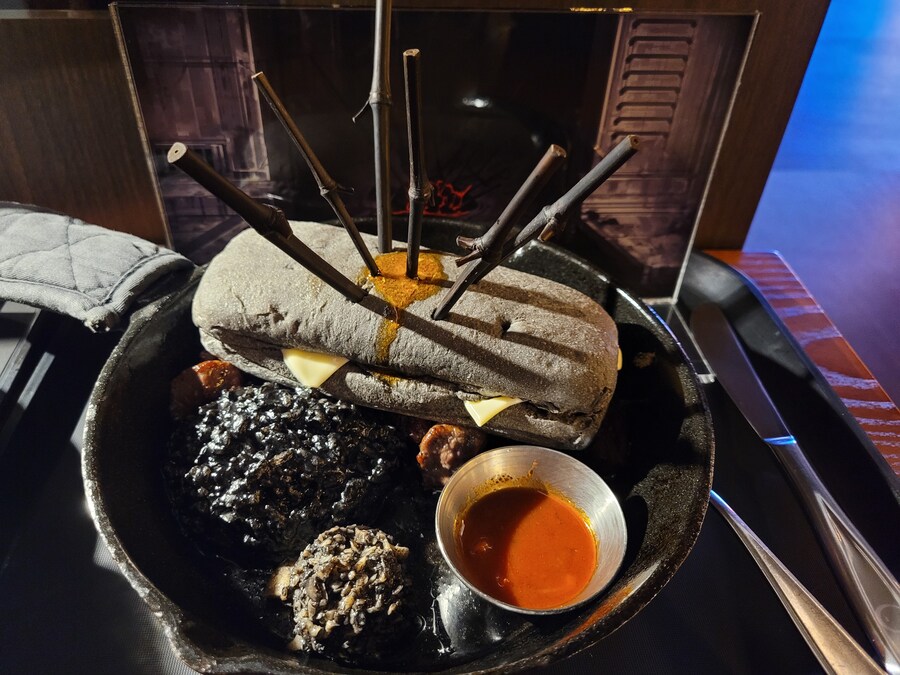 지금 행팡에서 밥 먹는 중_1.jpg