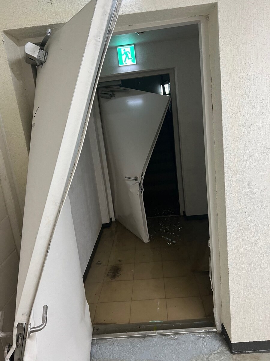 뭔일이 있었을지 진짜 궁금한 사진_1.jpg