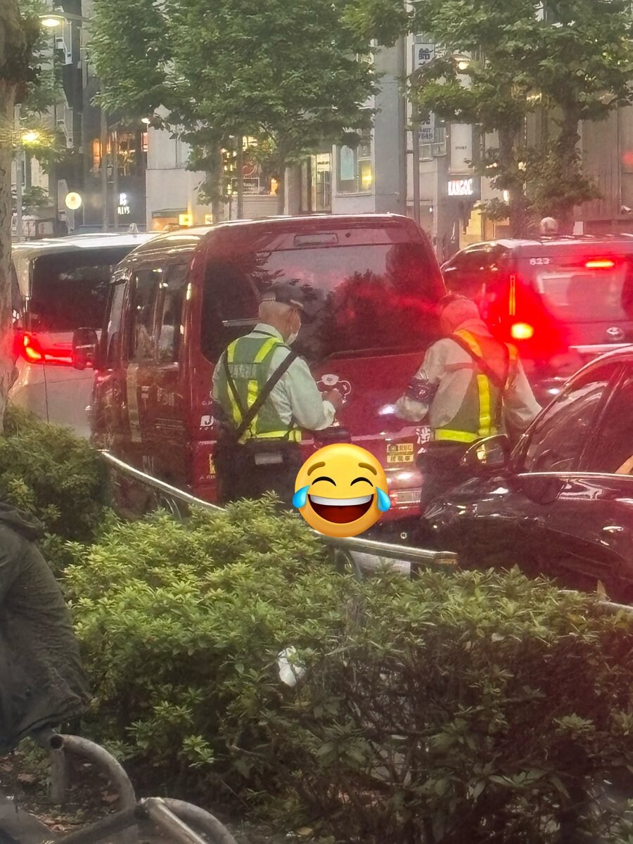 인간의 마음이 존재하지 않는 일본 주차딱지 요원_2.jpg