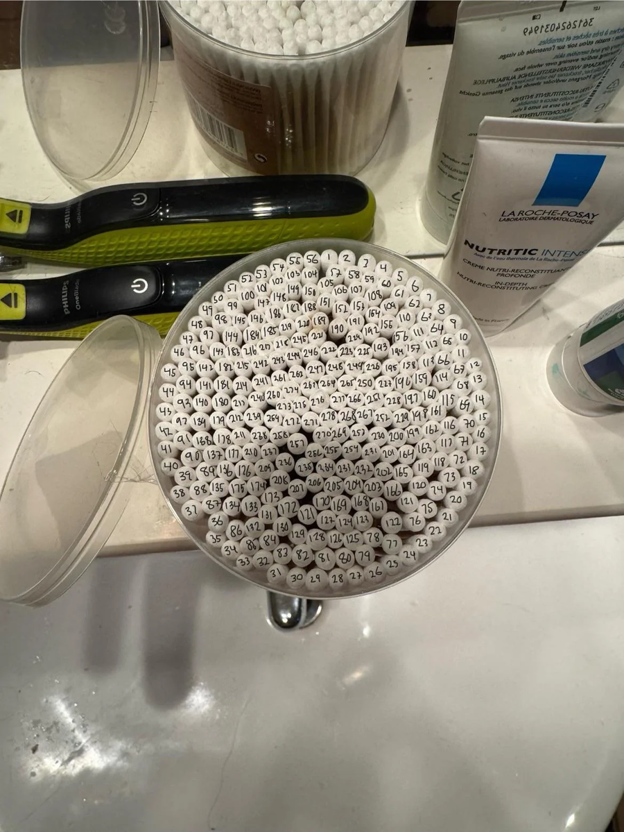 면봉이 진짜 300개인가 세어봄_1.webp