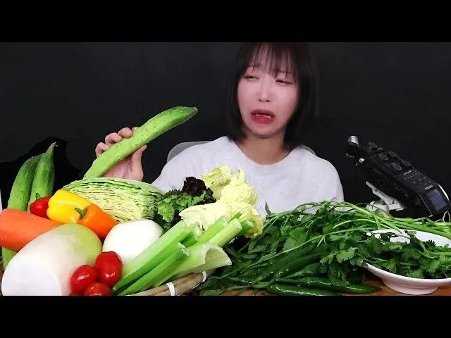 쯔양 이런 표정 처음 봄ㅋㅋㅋ_1.webp