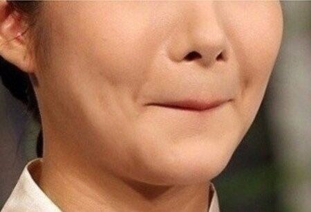 웃음참기 광고_3.jpg