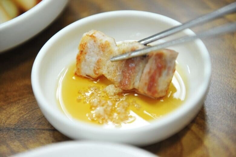 반반으로 나뉜다는 삼겹살 소스 .jpg_4.jpg