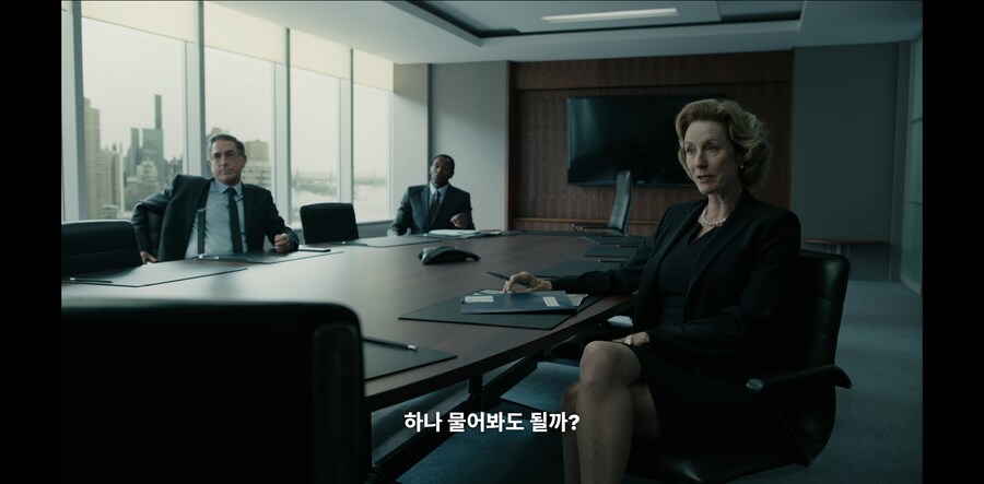 흔한 공포영화의 긴장감 넘치는 상황_1.png