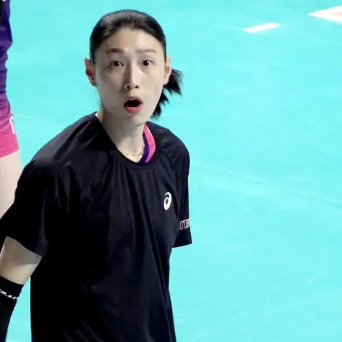 김연경 찍다 공에 맞는 팬_2.webp