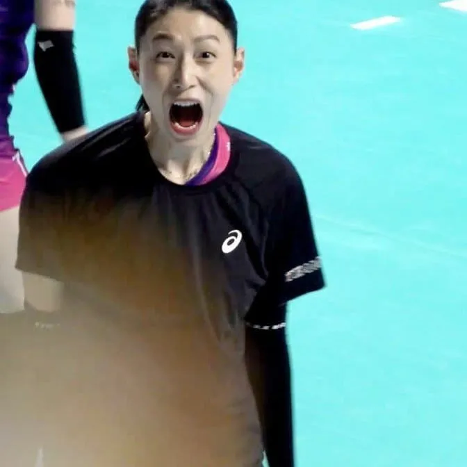 김연경 찍다 공에 맞는 팬_4.webp