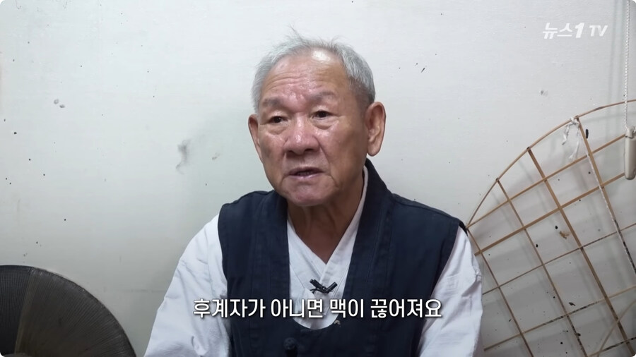 150년 5대째 갓 만드는 장인.jpg_60.jpg