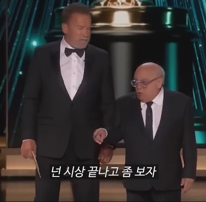 배트맨에게 분노한 두 빌런_16.jpg