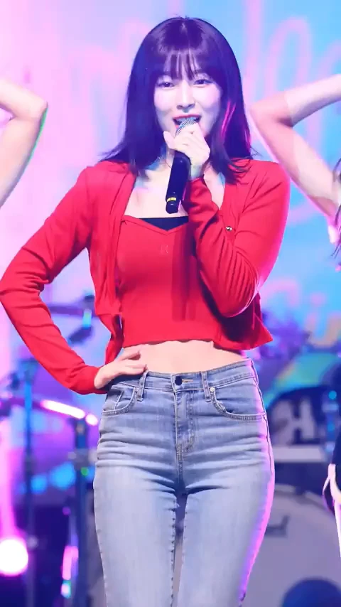 반도의 99년생 아이돌 gif_1.webp