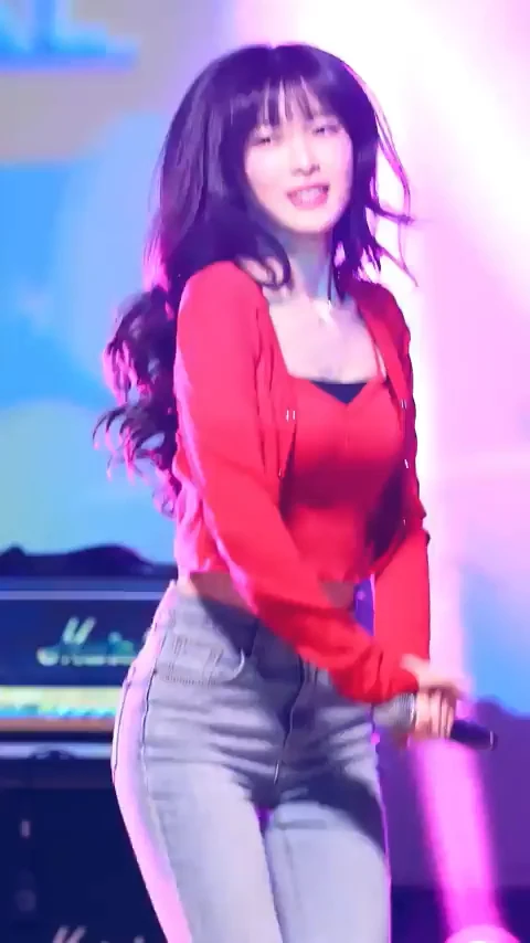 반도의 99년생 아이돌 gif_3.webp