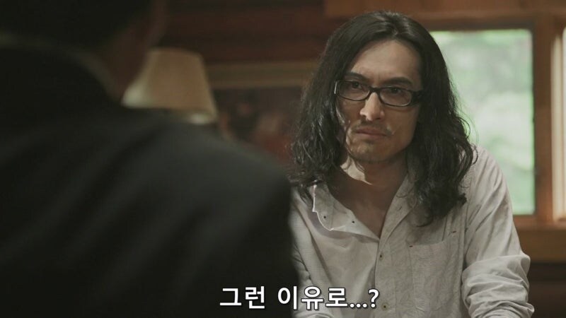 자기 딸과 아내를 죽인 살인마와 마주한 주인공_14.jpg