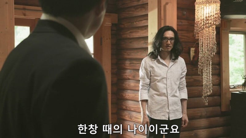 자기 딸과 아내를 죽인 살인마와 마주한 주인공_20.jpg