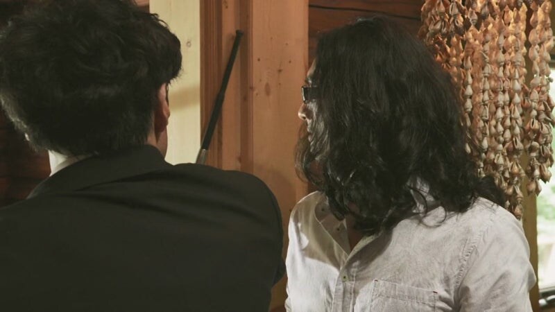 자기 딸과 아내를 죽인 살인마와 마주한 주인공_26.jpg