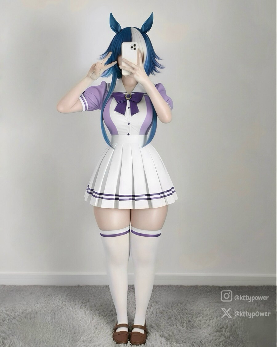 비현실적인 몸매를 가진 코스플레이어_1.jpg