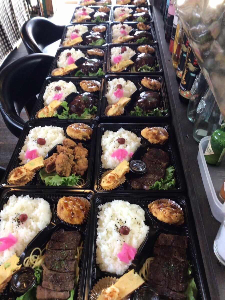 일본에서 불티나게 팔린다는 1000엔짜리 오마카세 도시락_3.jpg