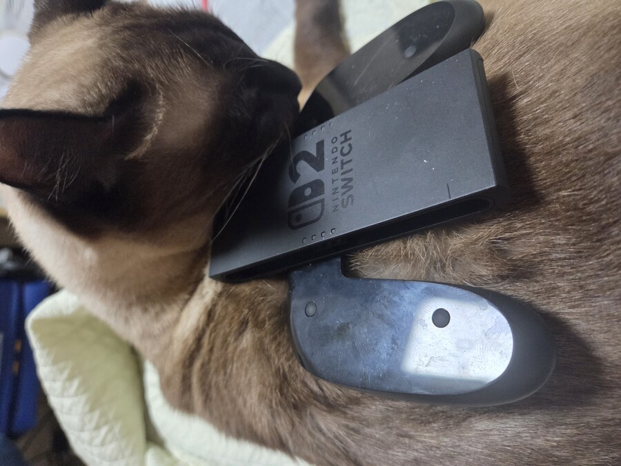 게임패드를 무선으로 하면 충전이 귀찮음_1.jpg