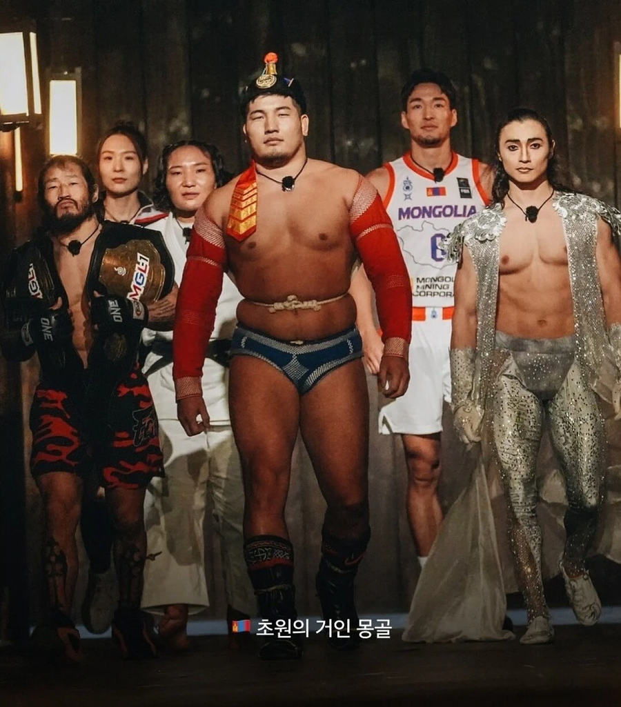 외적이 쳐들어 왔는데 대장경 깍는게 제정신이냐_2.webp