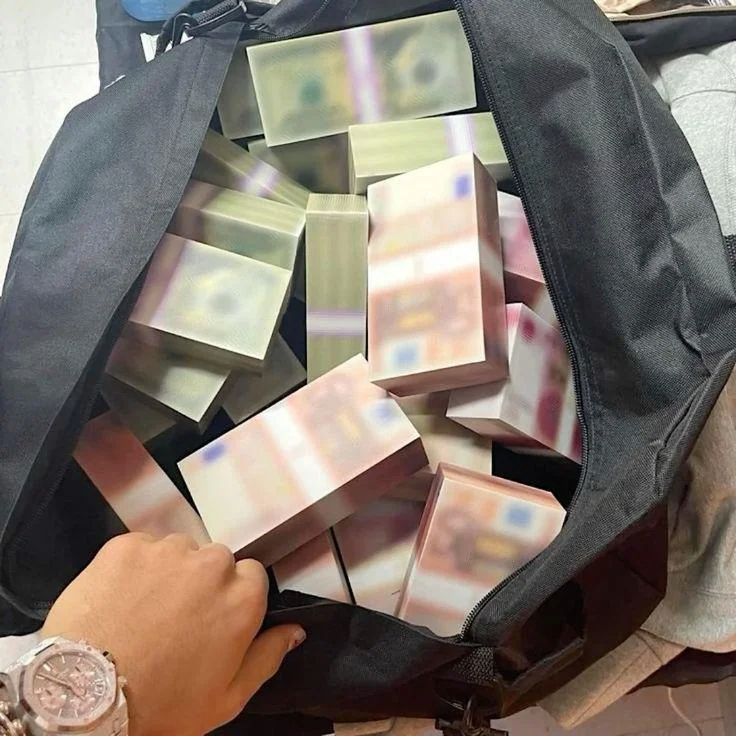 얘들아 이거 봐 큰돈임_1.webp