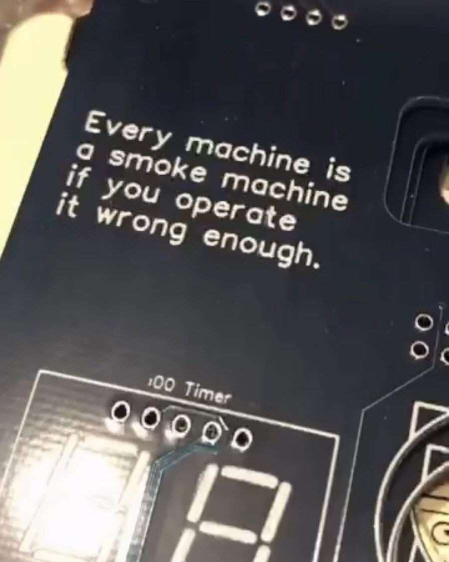 회로기판의 숨겨진 메시지들.jpeg_3.jpg