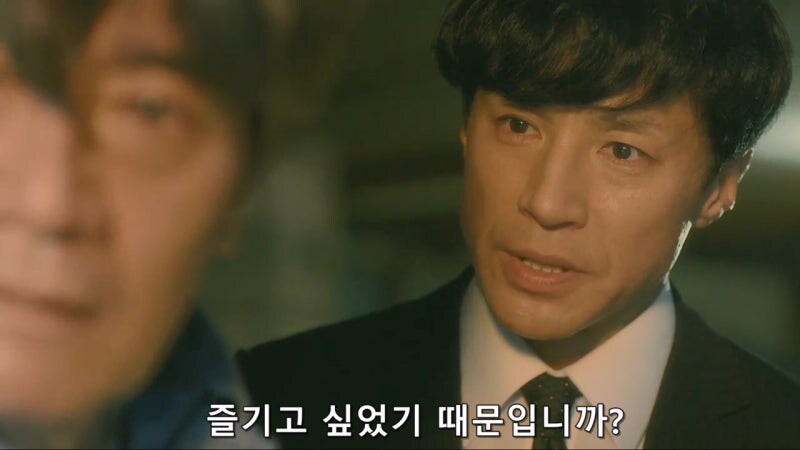 부모가 살해당한 어린여자아이를 23년간 돌봐준 전직경찰_49.jpg