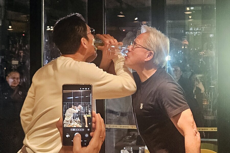 카리나, 윈터, 장원영, 안유진이랑 나이트풀 놀러가기 Vs._1.jpg