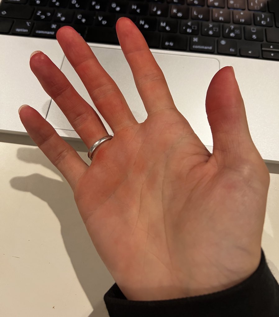 살인현장: 피로 흥건한 욕실_5.jpg