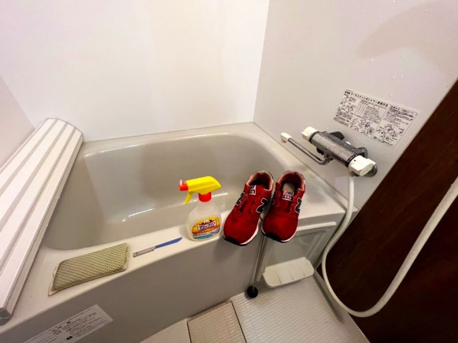 살인현장: 피로 흥건한 욕실_6.jpg