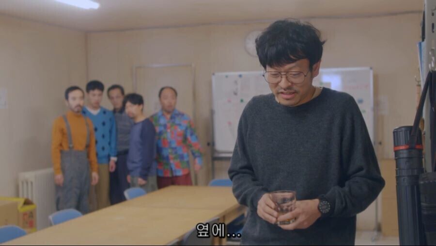 남극에서 여자에 굶주린 남자들의 최후_11.png