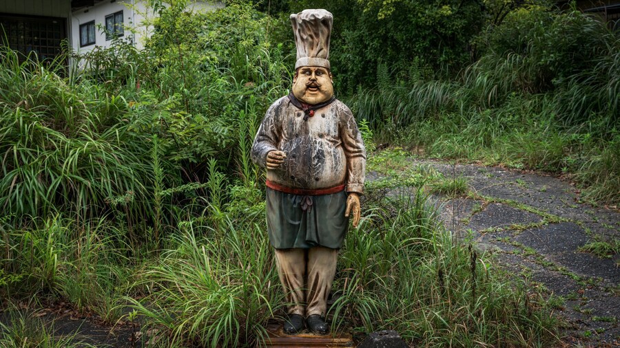 폐허의 기괴한 장식물들️_3.jpg