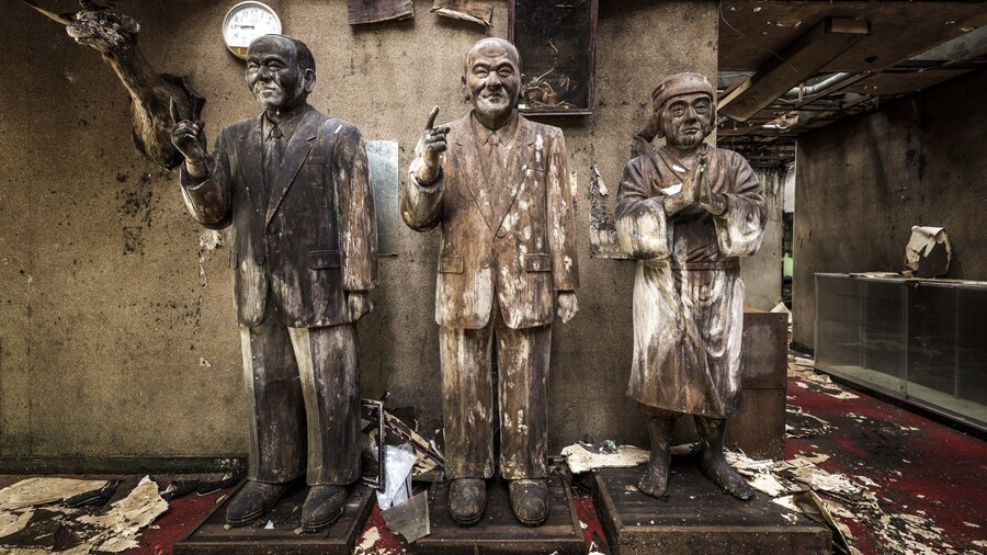 폐허의 기괴한 장식물들️_4.jpg