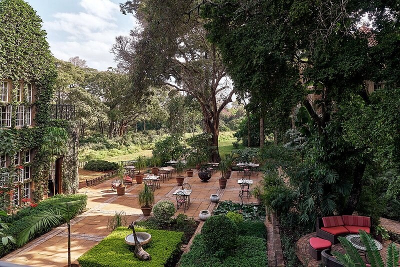 1박 1200달러인 케냐 호텔의 룸서비스.jpg_2.jpg