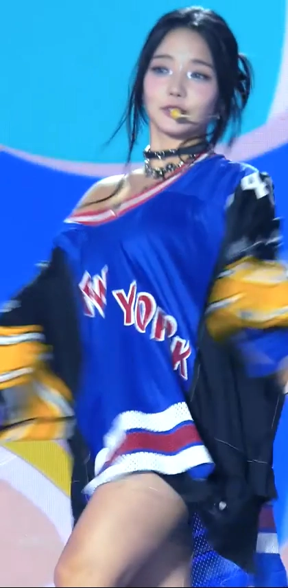 호불호 갈리는 바지 gif_2.webp