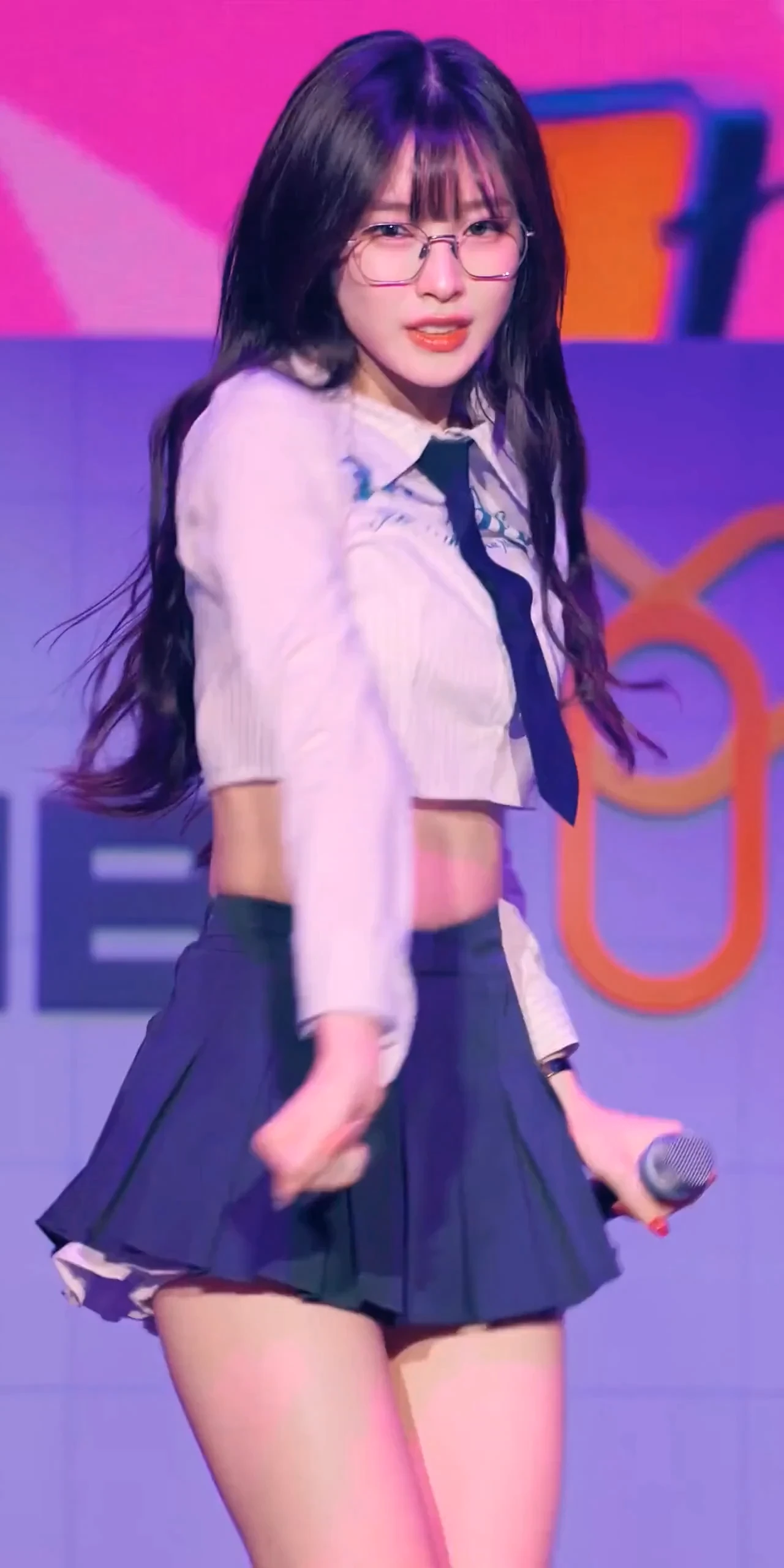 안경이 갓경인 이유 gif_3.webp