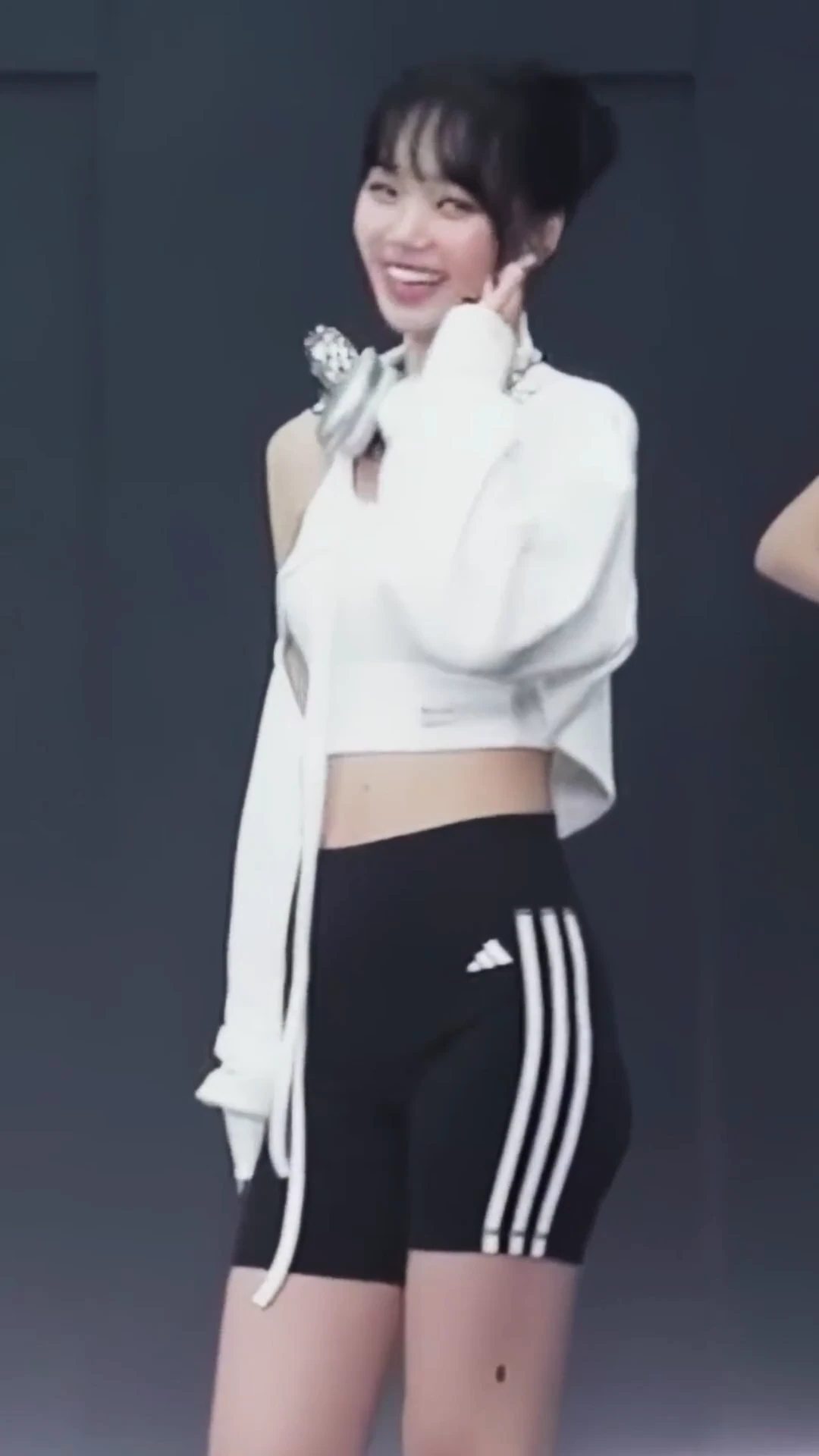 호불호 갈리는 바지 gif_5.webp