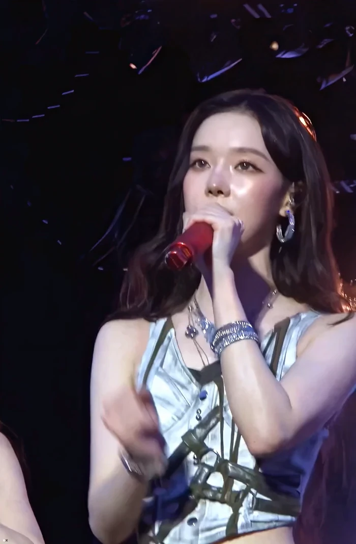 슬렌더 몸매 호불호 gif_2.webp