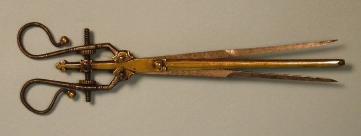 무시무시한 근대 응급처치 도구_1.png