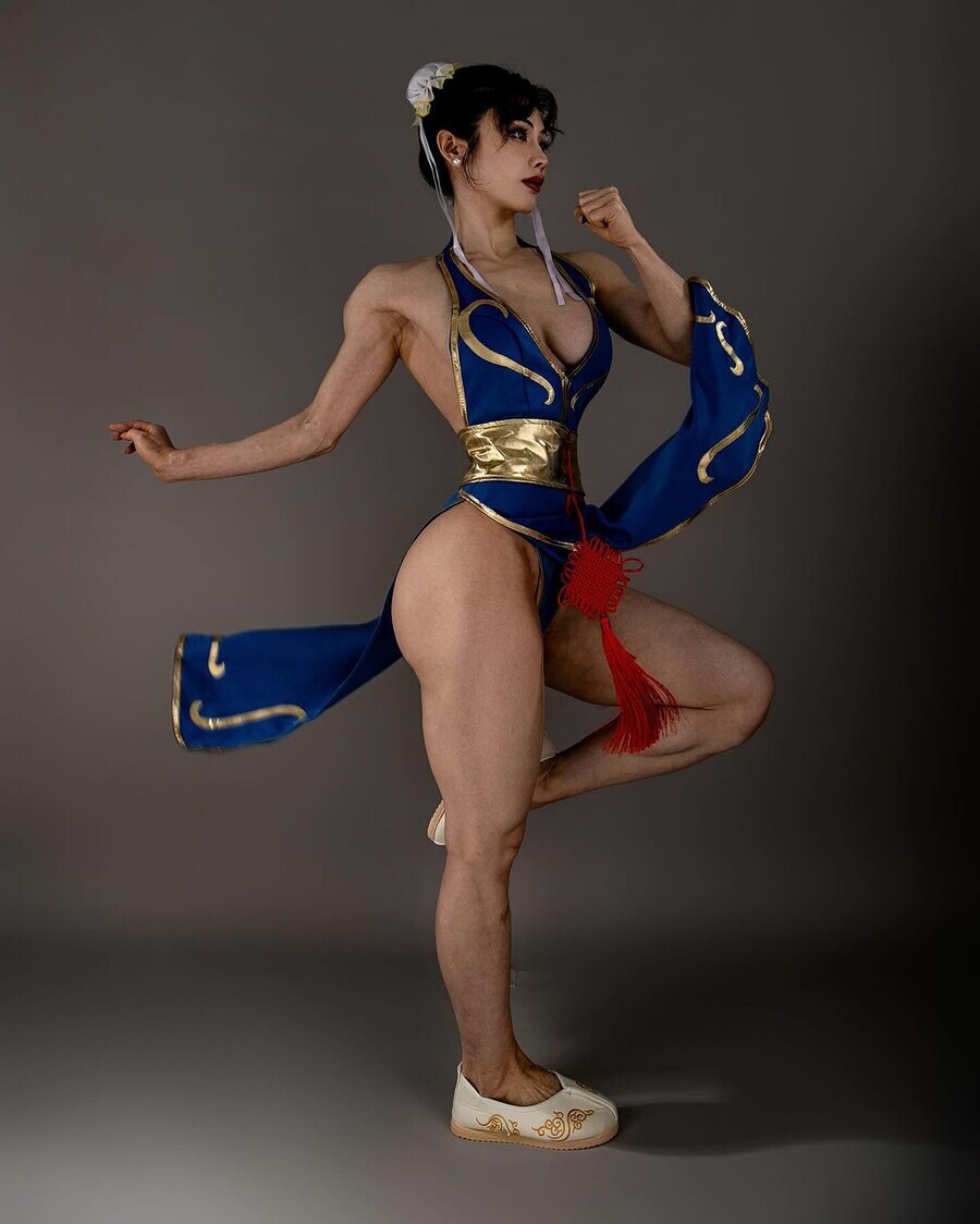 68년생 할머니 캐릭터 코스프레_2.jpg