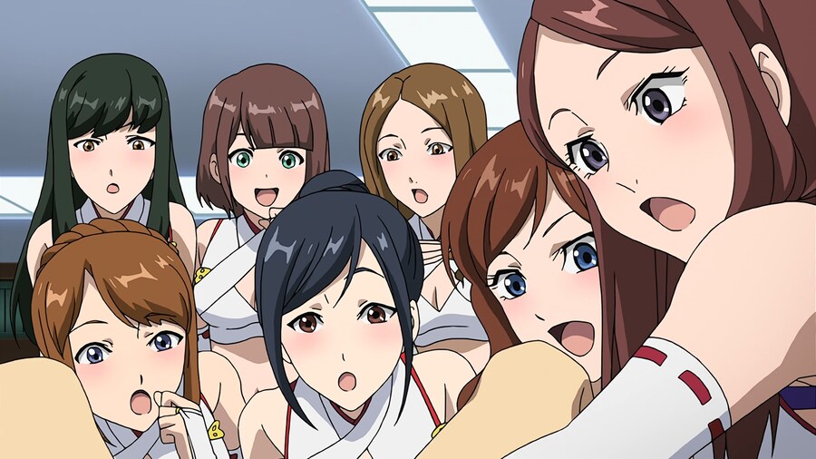 남자가 침대에 묶여 여자 여럿이...jpg_8.png