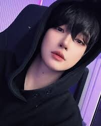 어느 잘생긴 남자의 특징_3.jpg