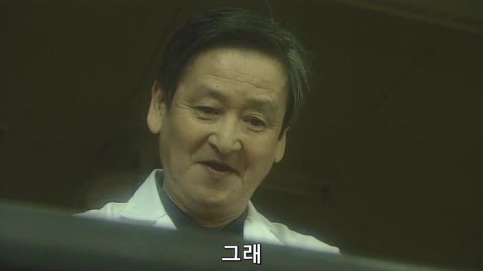 고아들을 위해 헌신하고 상까지 받았던 고아원 원장님의 정체_18.jpg