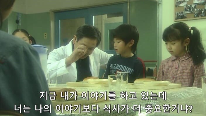 고아들을 위해 헌신하고 상까지 받았던 고아원 원장님의 정체_27.jpg