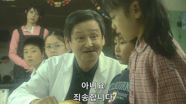 고아들을 위해 헌신하고 상까지 받았던 고아원 원장님의 정체_33.jpg